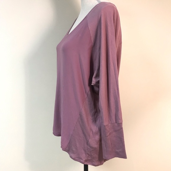 Two by Vince Camuto V-Neck Top Medium Pink Casual Long Sleeve - Picture 3 of 6